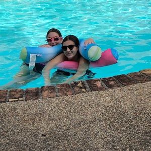 Meet your Posher, Mackenzie